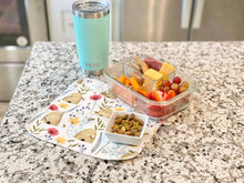 Load image into Gallery viewer, Reusable Paper Towels--Siesta Floral Leaves
